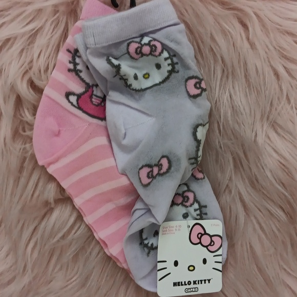 Brand New Ladies HELLO KITTY CAPRI SOCKS-2PR. - Picture 3 of 5